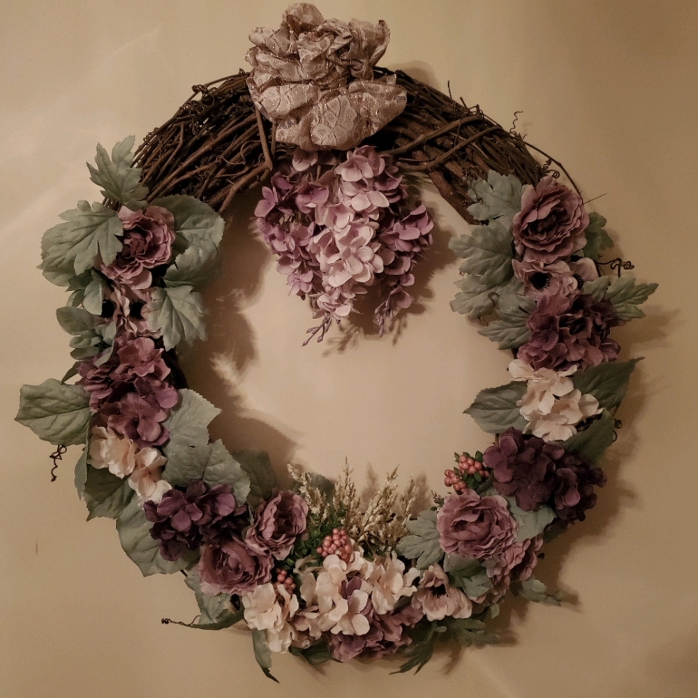 26" Warm Lavender Grapevine Wreath
